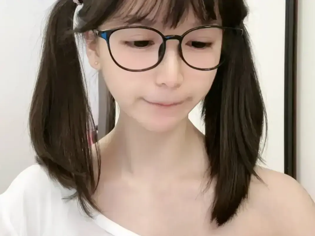 《萌小栖》天才交易员咯咯哒vlog原视频无删减全集 - 免费畅播完整版 - 高清资源值得二刷细品